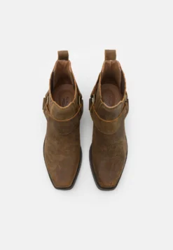 Cowboy-/Bikerlaarsjes - Roc Whisky -Modieuze Mannen 14888ec5a579448eb5d9ba6cbd204550 scaled