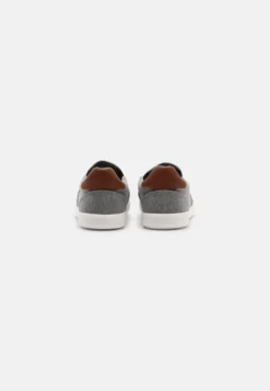 Pier One Unisex - Instappers - Dark Grey 9 Pier One Unisex - Instappers - Dark Grey -Modieuze Mannen 1a4cf2d9897d4c98b0ddac911d5c994e scaled
