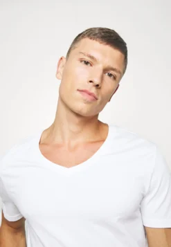 Pier One 2 Pack - T-Shirt Basic - White -Modieuze Mannen 2464778c5d314b51b098f8e722d959b0 scaled