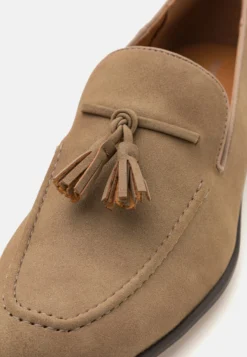 Pier One Instappers - Beige -Modieuze Mannen 28b9cc49a5f34833a634a2886209eaea scaled
