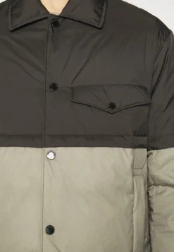 Emporio Armani Jacket - Gewatteerde Jas - Multi-Coloured -Modieuze Mannen 2df6f0b3f81e4bbbb21f54545e19f1d6 scaled