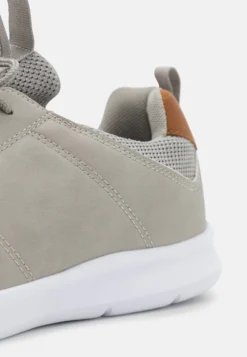 Pier One Sneakers Laag - Light Grey -Modieuze Mannen 352a51dd935a42d4b948d56413b28ca7 scaled