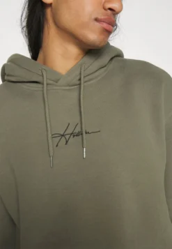Hollister Co. Summer Icon Unisex - Hoodie - Olive -Modieuze Mannen 3b0b2903027e444eaa59c46868ff83b0 scaled