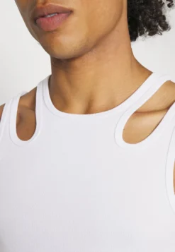 YOURTURN Unisex - Top - White -Modieuze Mannen 4481c7c0d47a4d83b26aed8753b9f6ab scaled