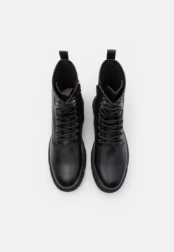 Pier One Veterboots - Black -Modieuze Mannen 4c96c241a82c48bcada999e6137f7f25 scaled