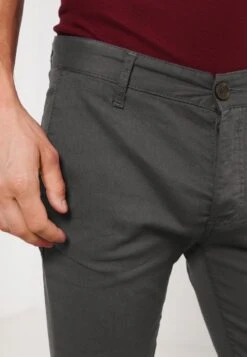 Pier One Chino - Dark Grey -Modieuze Mannen 57afc5e7d2fb4fccb50811bdf725c68c