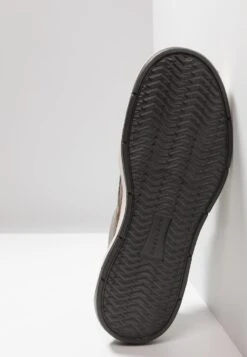 Skechers Moreno - Sneakers Laag - Taupe 10 Skechers Moreno - Sneakers Laag - Taupe -Modieuze Mannen 6ea3e5982b3a4b8b917daac804967e26