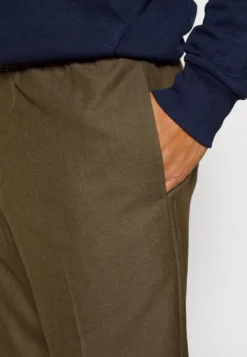 SAMSØE SAMSØE Smithy Trousers - Broek - Stone Gray -Modieuze Mannen 7accae3dc2dd417589684c235f0f4b65 scaled