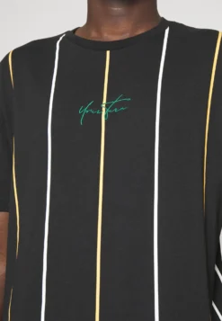 YOURTURN Unisex - T-Shirt Print - Black/White -Modieuze Mannen 862749b28147492bad5f45844229e46b scaled