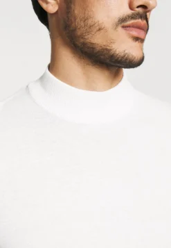 Pier One Trui - White -Modieuze Mannen 8a1680aa79b449e9bb9307fd6a46fd28 scaled