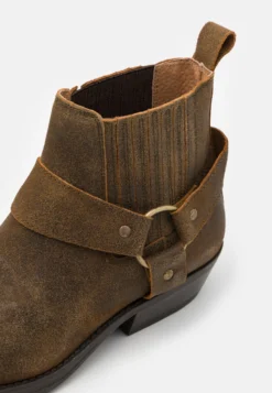 Cowboy-/Bikerlaarsjes - Roc Whisky -Modieuze Mannen 8da8c1a73ffc4e8295d74ad389e202f5 scaled