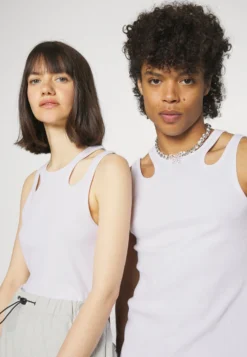 YOURTURN Unisex - Top - White -Modieuze Mannen 8ff9e4be9ad0402da2b149f952dd547f scaled