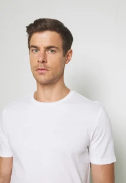 Pier One 7 Pack - T-Shirt Basic - White 11 Pier One 7 Pack - T-Shirt Basic - White -Modieuze Mannen 98634ccd233b4a78a7453e5521522ee3 scaled