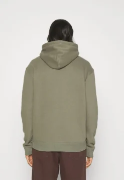 Hollister Co. Summer Icon Unisex - Hoodie - Olive -Modieuze Mannen a00c2d49955e4700a2b45b5f5a5896ae scaled