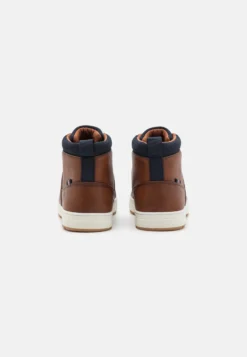 Pier One Sneakers Hoog - Cognac -Modieuze Mannen a28c1348464d47d5b797e2745a059280 scaled