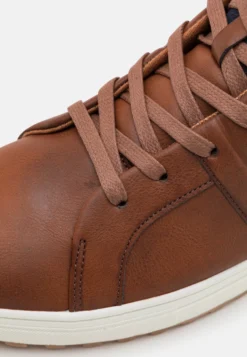 Pier One Sneakers Hoog - Cognac -Modieuze Mannen b72c2c26a41d4606a44be9f2efeae0dc scaled
