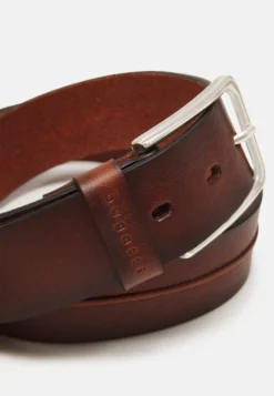 Bugatti Riem - Whisky -Modieuze Mannen bc37b74ec4b34cab889936a6168e49fa scaled