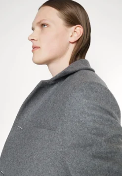 J.Lindeberg Holger Melton Coat - Mantel - Mid Grey Melange 13 J.Lindeberg Holger Melton Coat - Mantel - Mid Grey Melange -Modieuze Mannen c574d86a60724a93a69f550f2ef823aa scaled