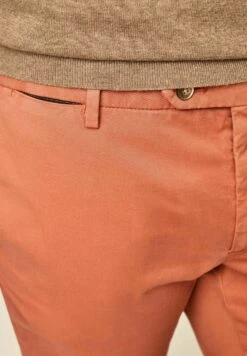Hackett London Core Kensington - Chino - Orange -Modieuze Mannen ce2e5962bb3640d8be398ac4b47c9bd4