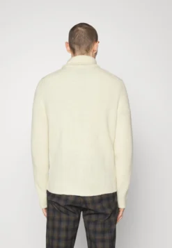 NN07 Holger - Trui - Ecru -Modieuze Mannen d4b24348a00643cc9f1a44eaa6ada167 scaled