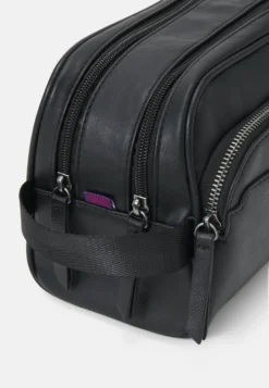 Pier One Toilettas - Black 7 Pier One Toilettas - Black -Modieuze Mannen f533c08f73014507a19f0f1471b18552 scaled